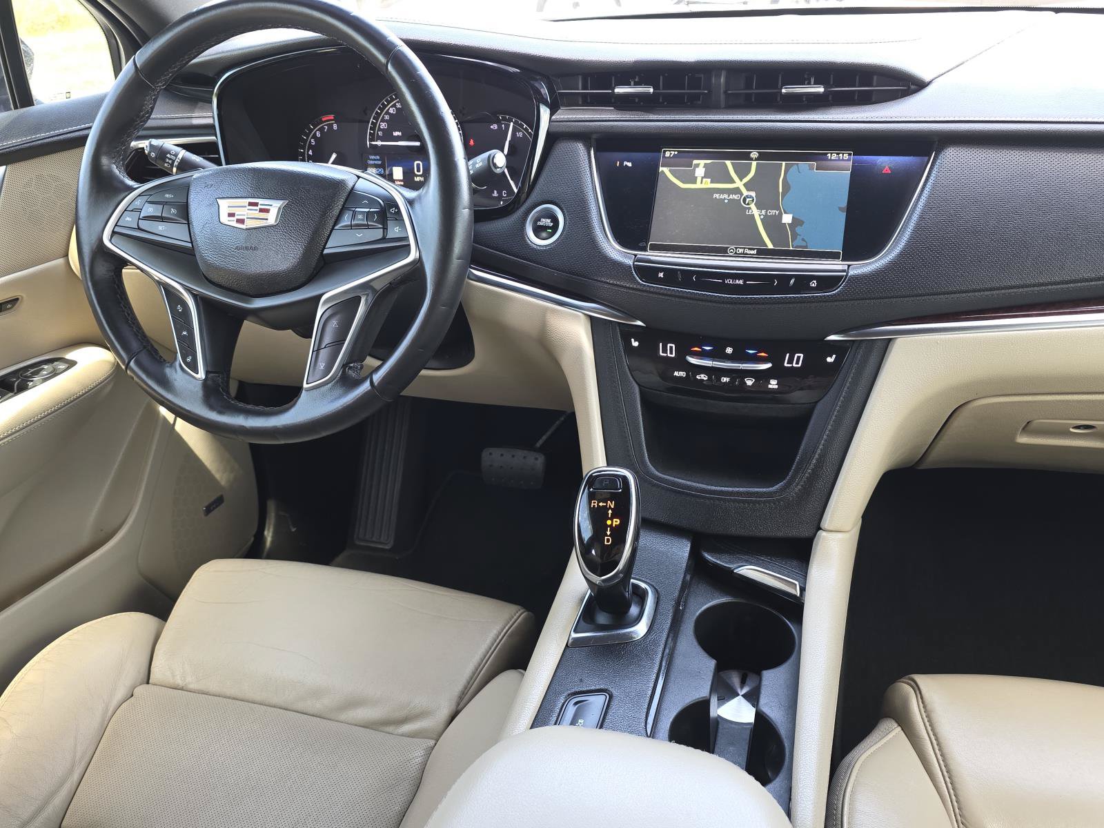 Used 2017 Cadillac XT5 Luxury w/ Driver Awareness Package FWD image 16