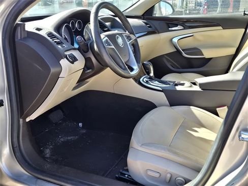 Used 2011 Buick Regal CXL image 7
