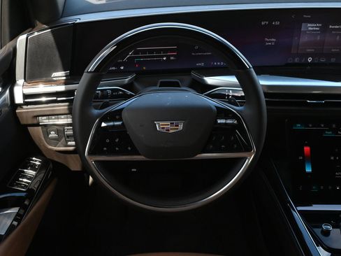 Certified 2025 Cadillac Escalade Premium Luxury w/ LPO, Floor Liner Package AWD/4WD image 11