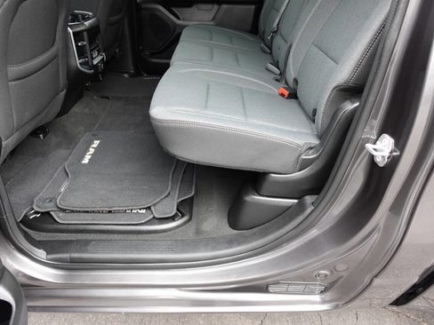 Used 2022 RAM 1500 Big Horn AWD/4WD image 22