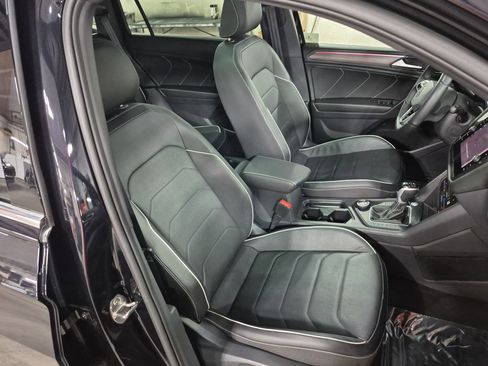 Used 2024 Volkswagen Tiguan SEL R-Line AWD/4WD image 29