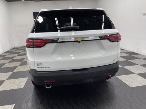 Used 2023 Chevrolet Traverse LT FWD image 3