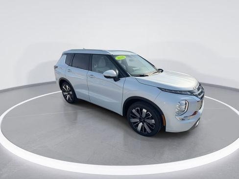 New 2026 Mitsubishi Outlander SEL AWD/4WD image 2