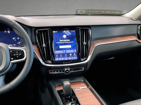 Used 2025 Volvo V60 B5 Cross Country Plus AWD/4WD image 10