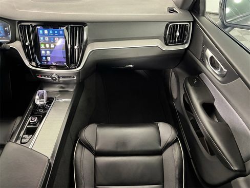 Used 2024 Volvo S60 B5 Plus image 15