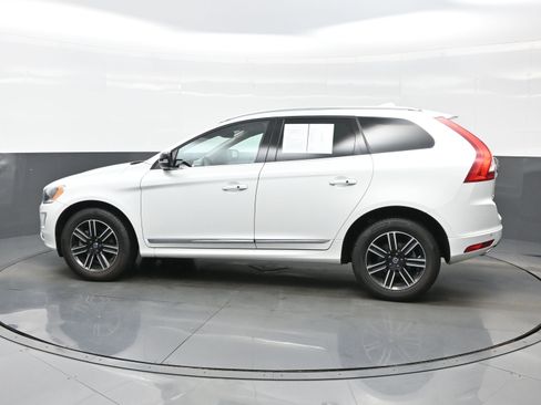 Used 2017 Volvo XC60 T5 Dynamic w/ Preferred Option Package image 3