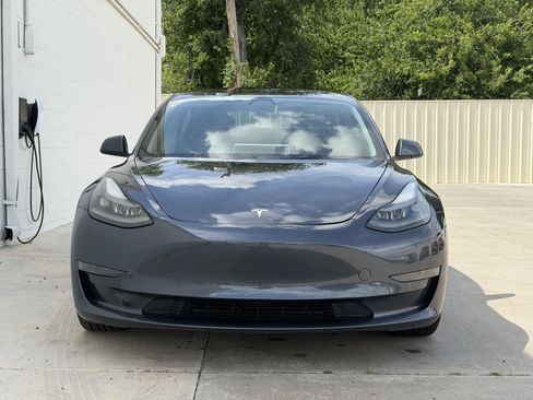 Used 2022 Tesla Model 3 Standard Range RWD image 2
