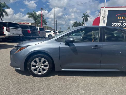 Used 2022 Toyota Corolla LE FWD image 25