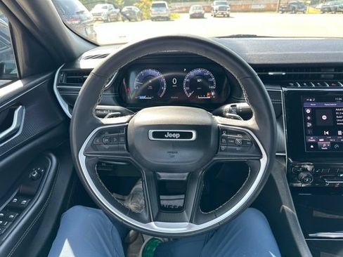 Certified 2024 Jeep Grand Cherokee Altitude AWD/4WD image 13