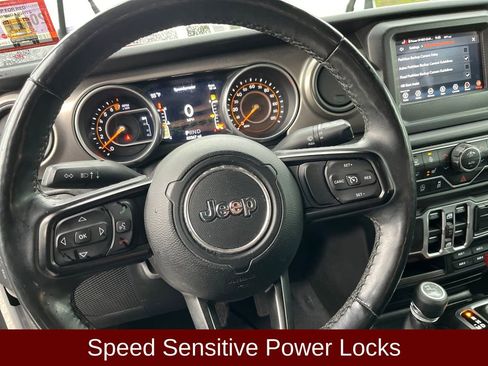 Used 2018 Jeep Wrangler Unlimited Sport S AWD/4WD image 16