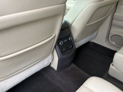 Used 2019 Lincoln MKT AWD image 47