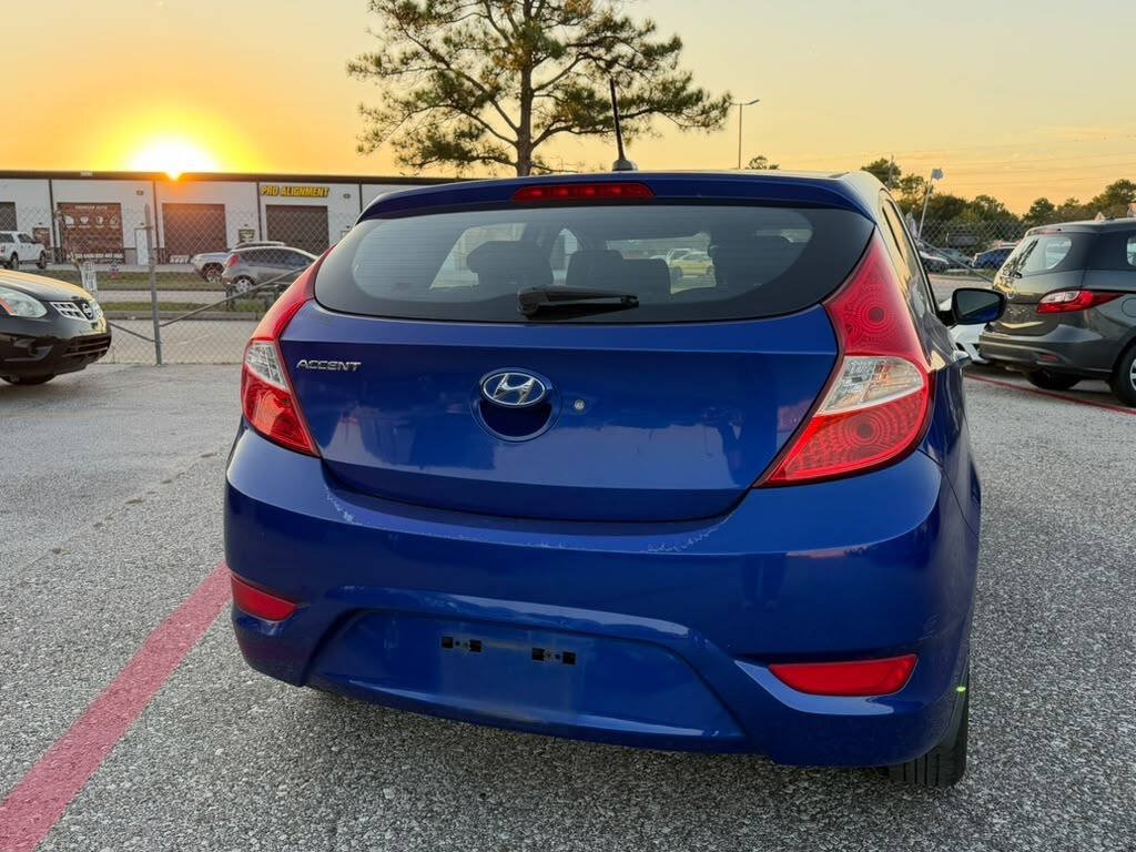 Used 2012 Hyundai Accent GS FWD image 10