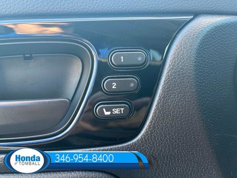 New 2026 Honda Odyssey Touring image 9