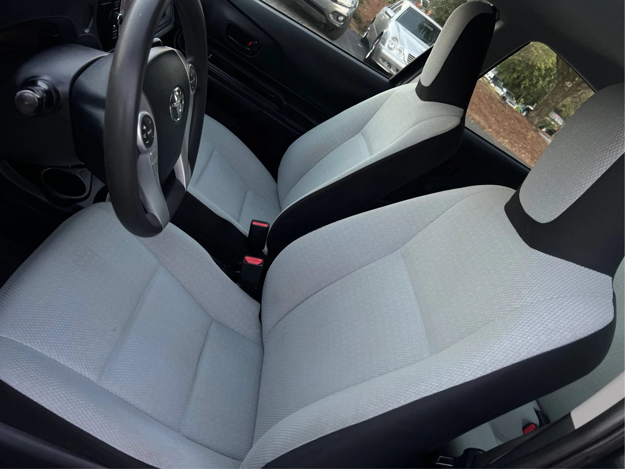 Used 2017 Toyota Prius C One FWD image 12