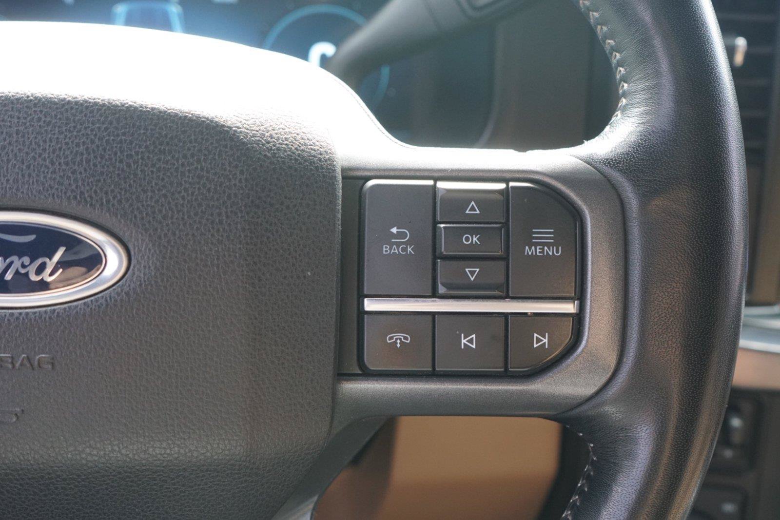 Used 2023 Ford F350 4x4 Crew Cab DRW Super Duty image 14
