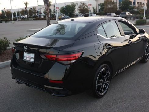 New 2025 Nissan Sentra SR image 4