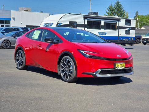 New 2026 Toyota Prius Plug-In Hybrid FWD image 2