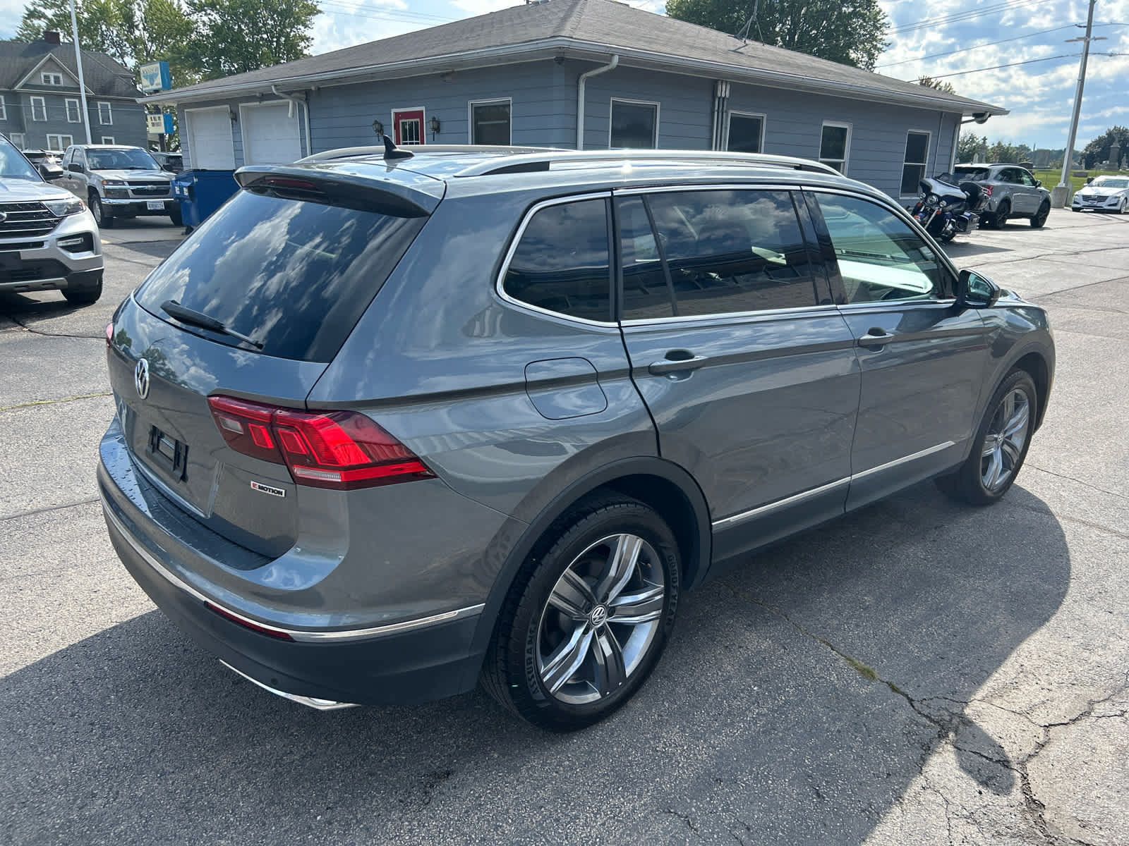 Used 2020 Volkswagen Tiguan SEL AWD/4WD image 4