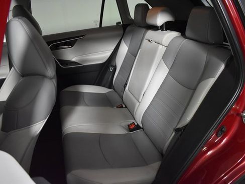 Used 2019 Toyota RAV4 XLE Premium image 26