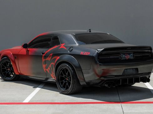 Used 2016 Dodge Challenger SRT Hellcat RWD image 16