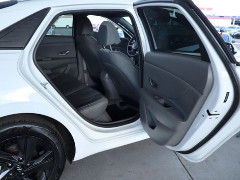 Used 2021 Hyundai Elantra SEL FWD image 33