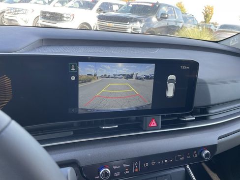 New 2026 Kia Carnival EX image 17