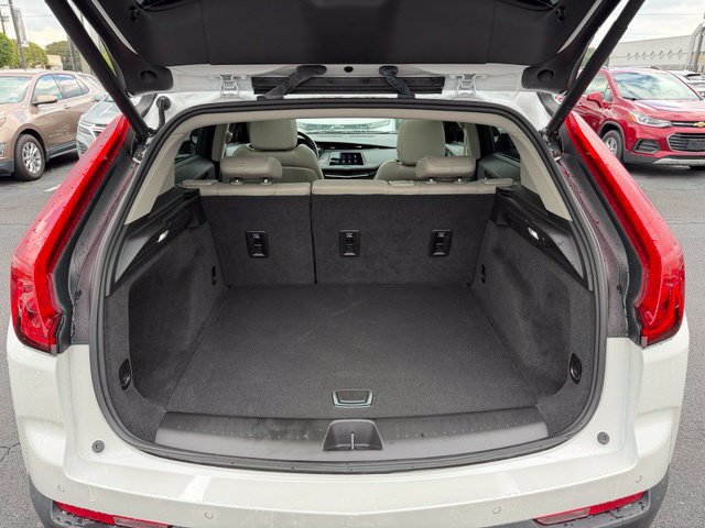 Certified 2023 Cadillac XT4 Luxury w/ Cold Weather Package AWD/4WD image 11