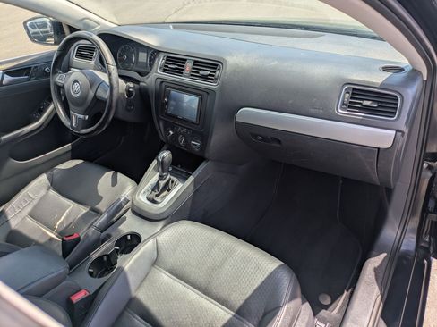 Used 2014 Volkswagen Jetta SE FWD image 30