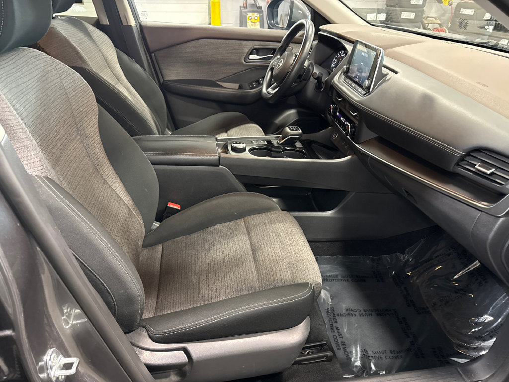 Used 2023 Nissan Rogue SV AWD/4WD image 14