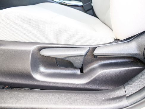 Used 2021 Toyota Corolla LE image 19