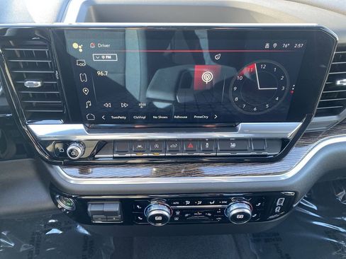 Used 2024 GMC Sierra 1500 SLE w/ Preferred Package image 13