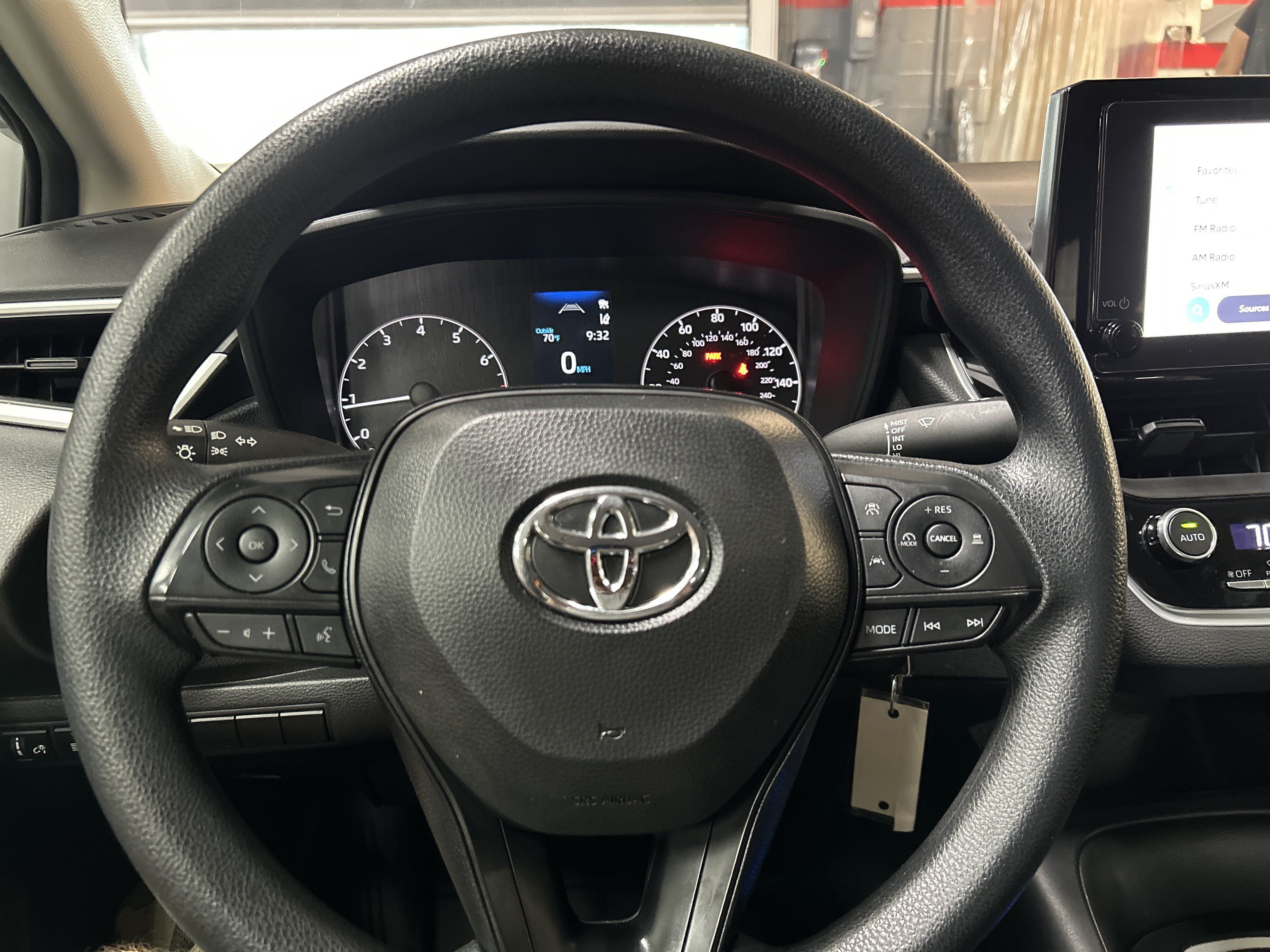 Used 2025 Toyota Corolla LE FWD image 18