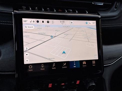 Used 2023 Jeep Grand Cherokee Overland w/ Luxury Tech Group IV image 17