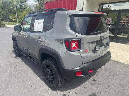 Used 2020 Jeep Renegade Trailhawk AWD/4WD image 4