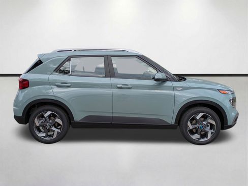 New 2026 Hyundai Venue SEL FWD image 4