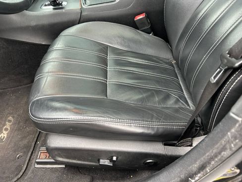 Used 2014 Chrysler 300 S AWD/4WD image 17