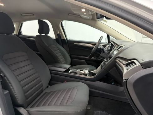 Used 2019 Ford Fusion SE FWD image 33