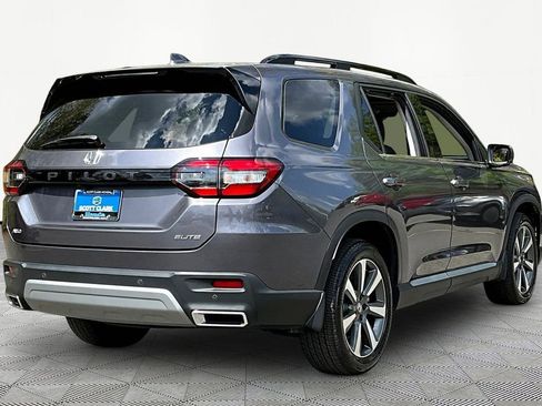Used 2024 Honda Pilot Elite image 6
