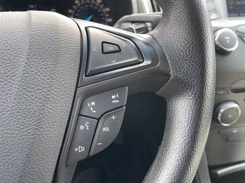 Used 2016 Ford Edge SE image 19