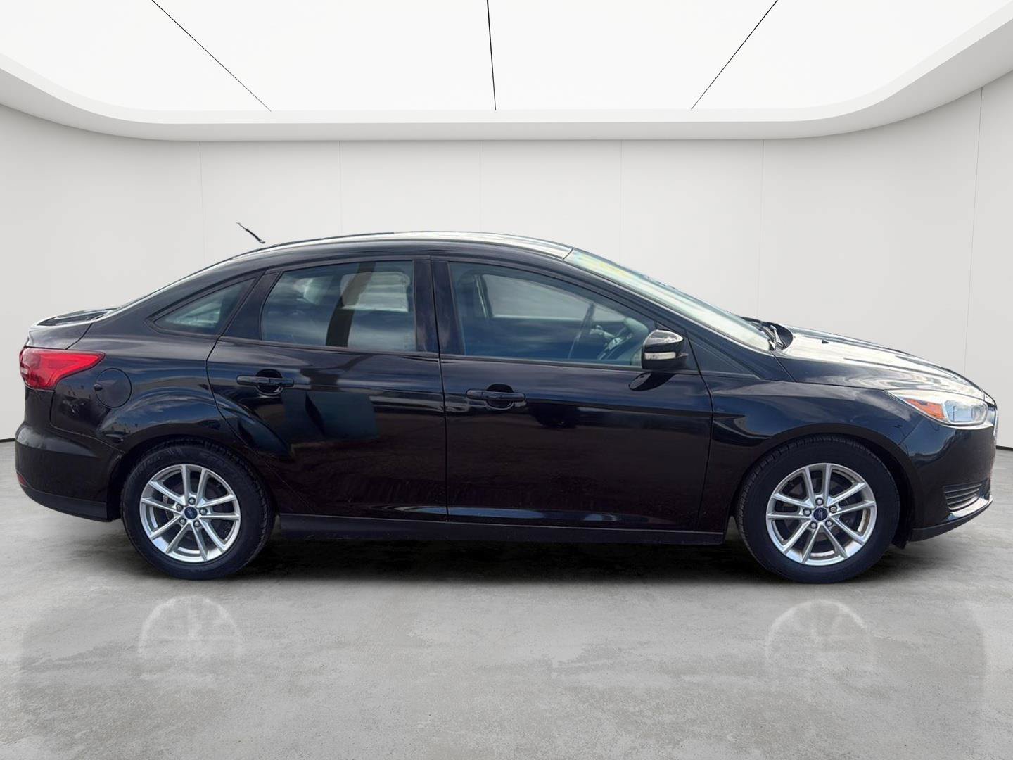 Used 2016 Ford Focus SE FWD image 3