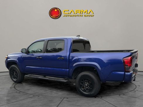 Used 2022 Toyota Tacoma SR5 w/ Technology Package image 4