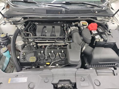 Used 2019 Ford Taurus Limited image 25