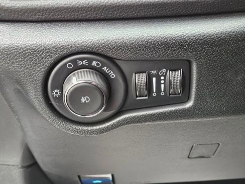 New 2026 Chrysler Pacifica Select FWD image 29