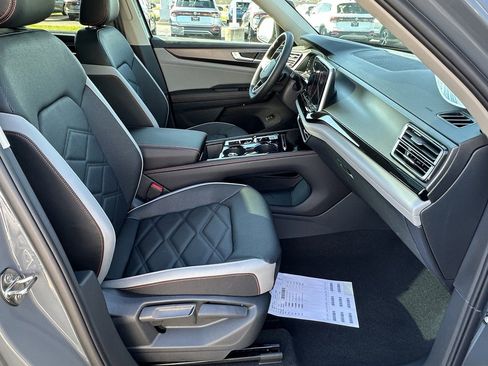 New 2026 Volkswagen Atlas Peak Edition AWD/4WD image 16