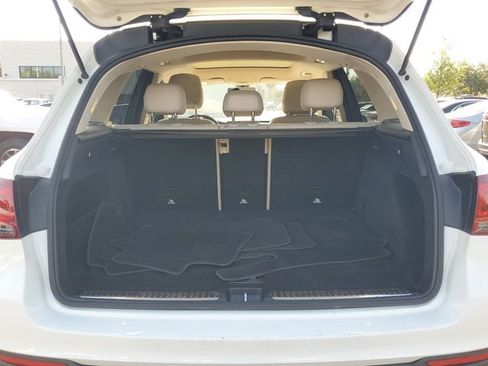 Used 2021 Mercedes-Benz GLC 300 image 9