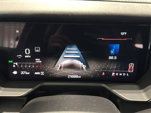 Used 2025 GMC Acadia Elevation image 15