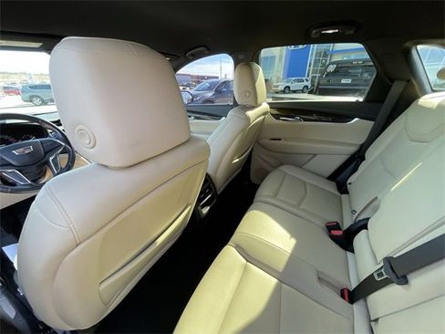 Used 2019 Cadillac XT5 FWD image 18