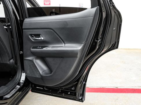 Used 2025 Nissan Kicks SV w/ Illumination Package FWD image 37
