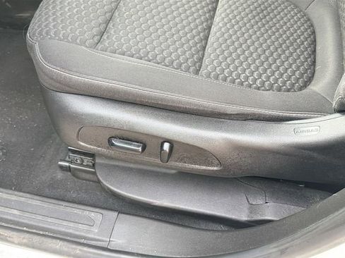 Used 2019 GMC Acadia SLE image 19