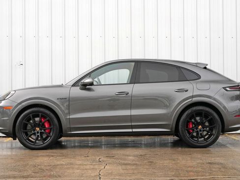 Used 2025 Porsche Cayenne S image 9